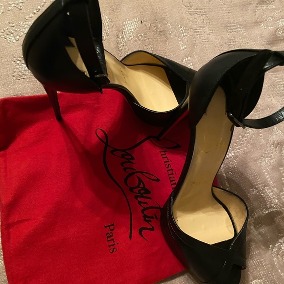 Louboutin heels - Picture 4 of 5